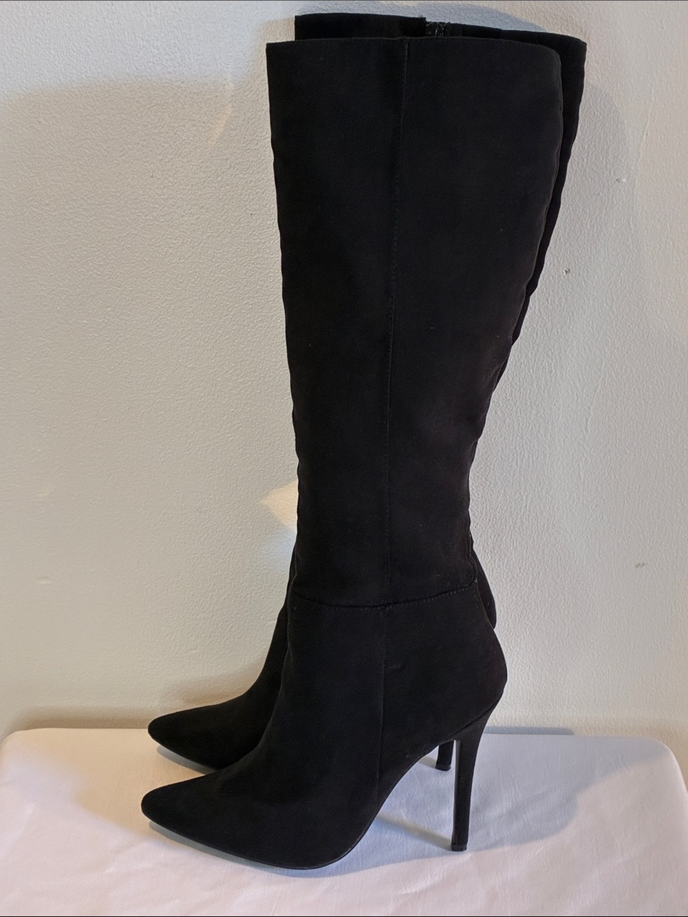 Forever 21 black velvet stiletto heel zip up knee high glam sexy boots size 7.5